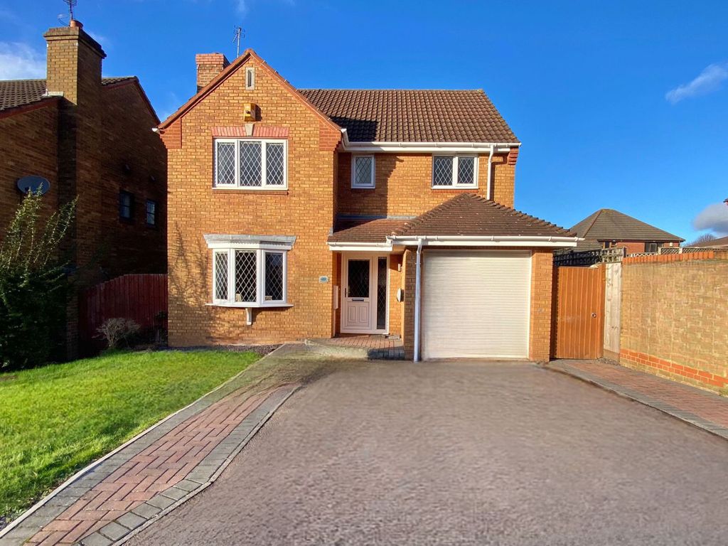 4 bed detached house for sale in Exbury Way, Nuneaton CV11, £345,000
