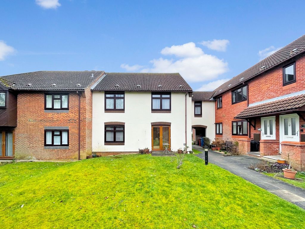 2 bed property for sale in King V Road, Amersham HP6 Zoopla