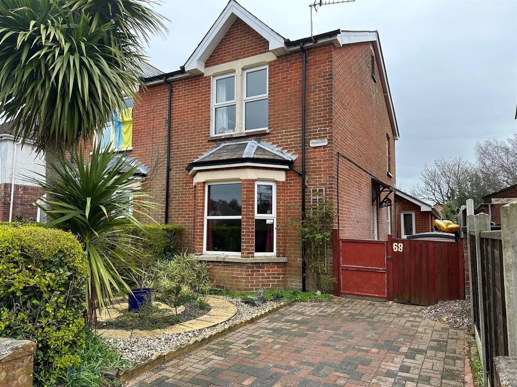 5 bed semidetached house for sale in Upper Road, Cowes PO31