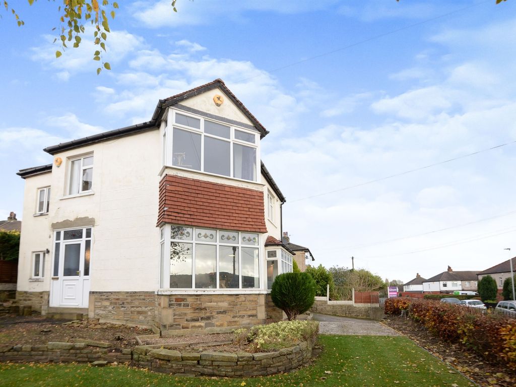 5 bed detached house for sale in Hinchliffe Avenue, Baildon, Shipley