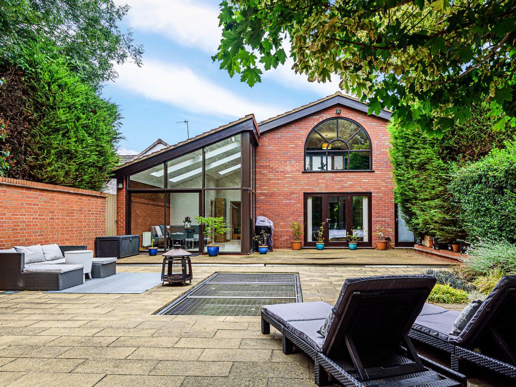 3 bed link detached house for sale in Belle Vue, Wordsley, Stourbridge