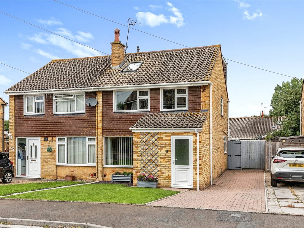 4 bed semidetached house for sale in Lime Close, Locking, North