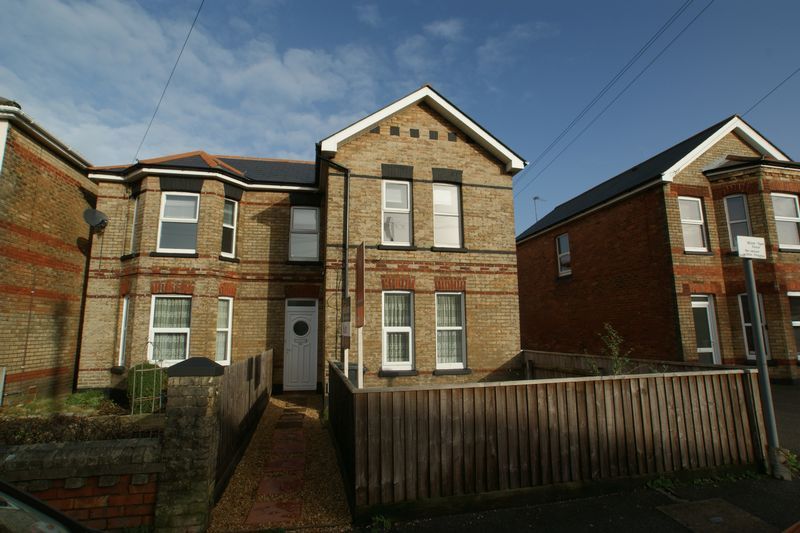 2 bed flat to rent in Leslie Road, Winton, Bournemouth BH9 Zoopla