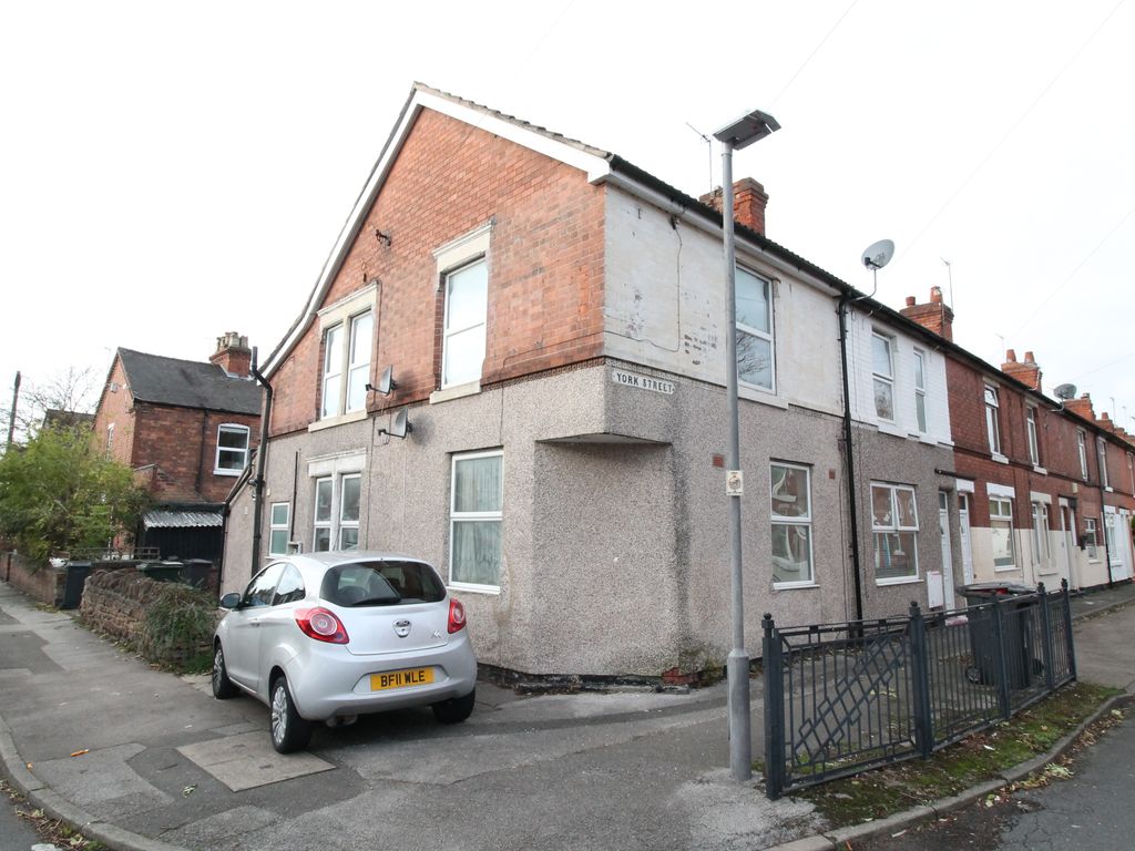 2 bed flat to rent in York Street, Netherfield, Nottingham NG4, £800