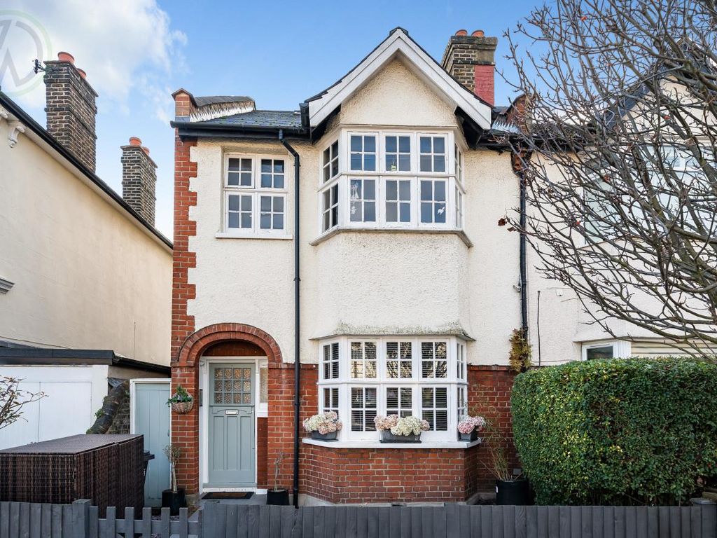 4 bed end terrace house for sale in Robinson Road, Colliers Wood