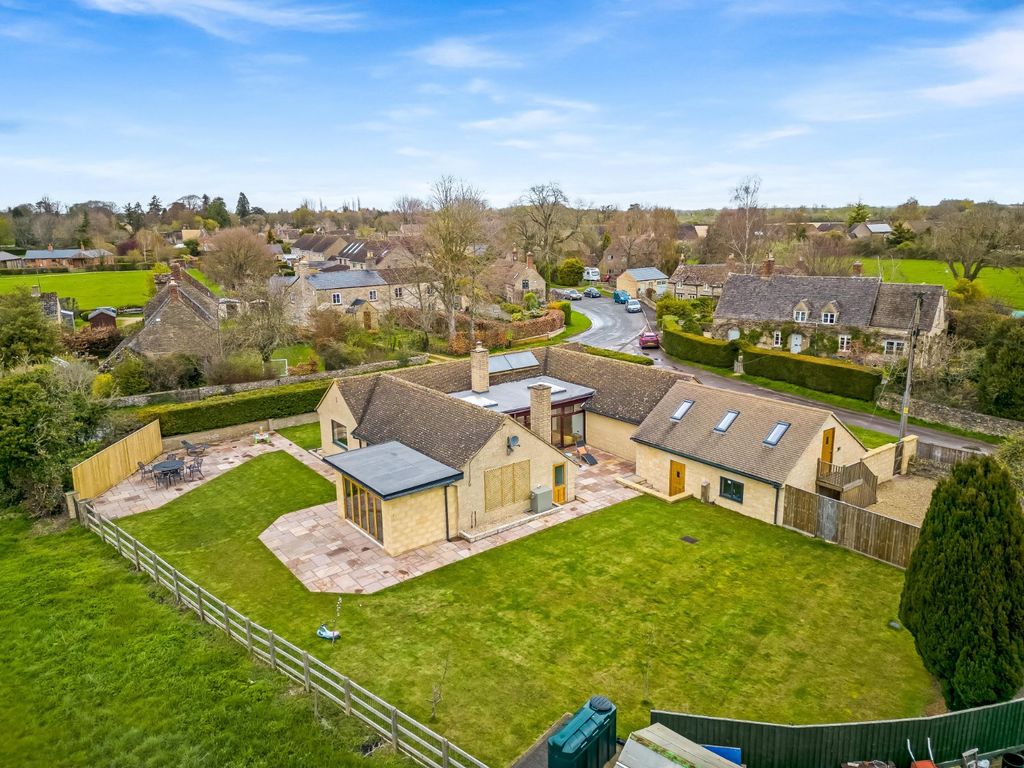 5 bed detached house for sale in Mill Lane, Somerford Keynes