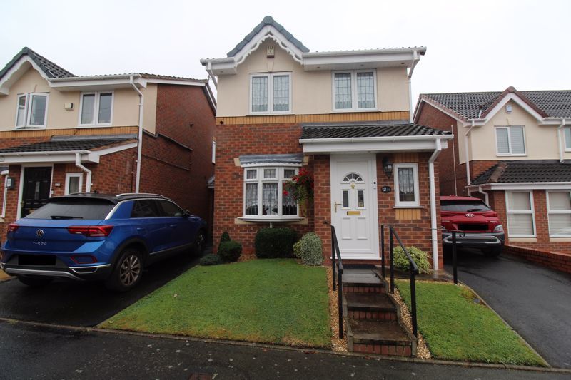 3 bed property for sale in Bluebell Road, Cradley Heath B64, £250,000