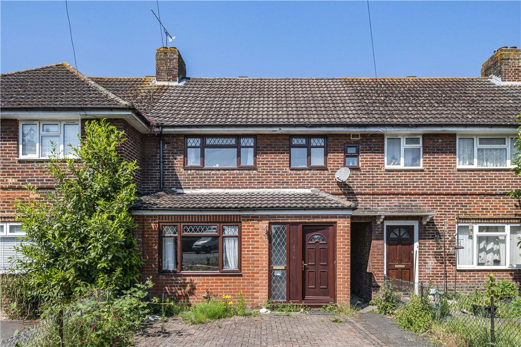 3 bed terraced house for sale in Kingsley Avenue, Englefield Green
