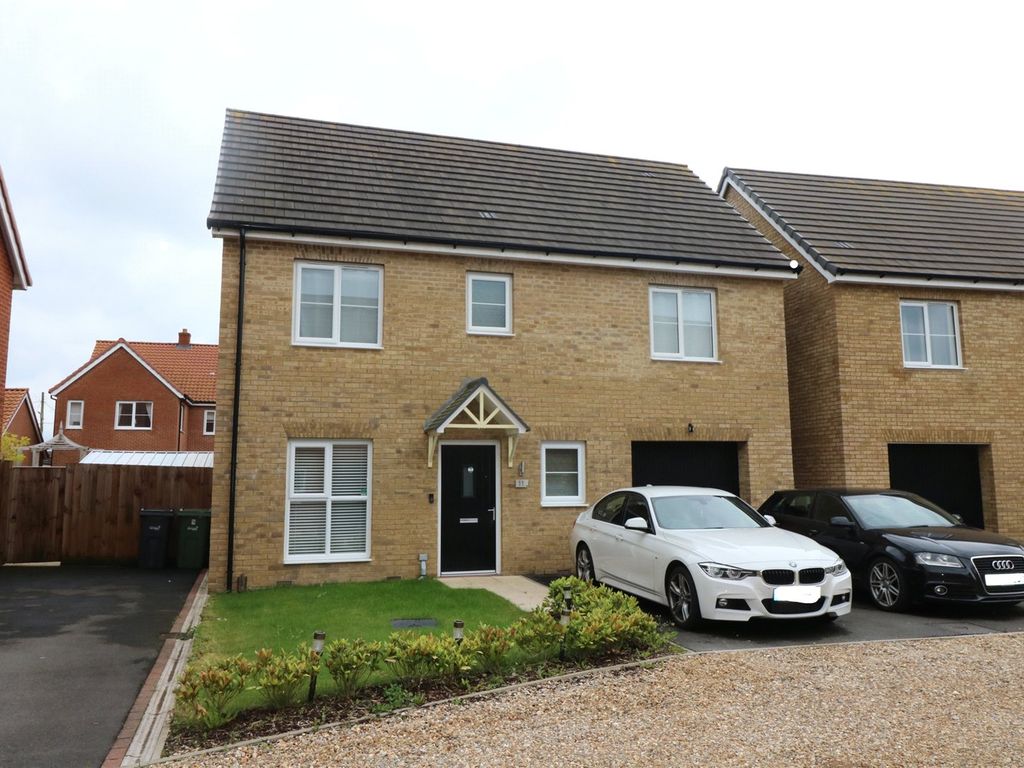 4 bed detached house to rent in Barbastelle Crescent, Hethersett