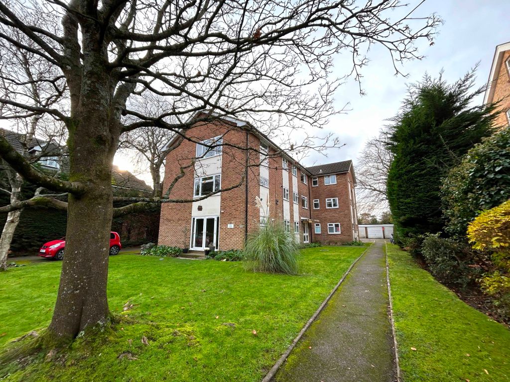 2 bed flat for sale in Wellington Road, Bournemouth BH8, £169,950 Zoopla