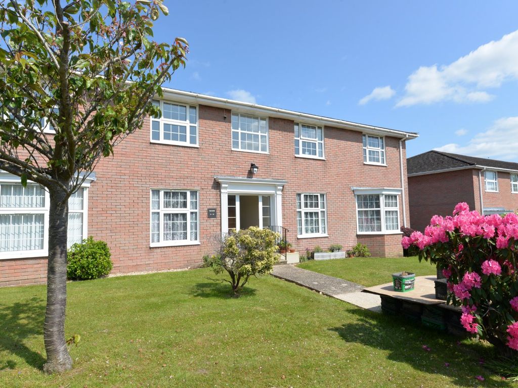 2 bed flat for sale in Trevone, Herbert Road, New Milton, Hampshire