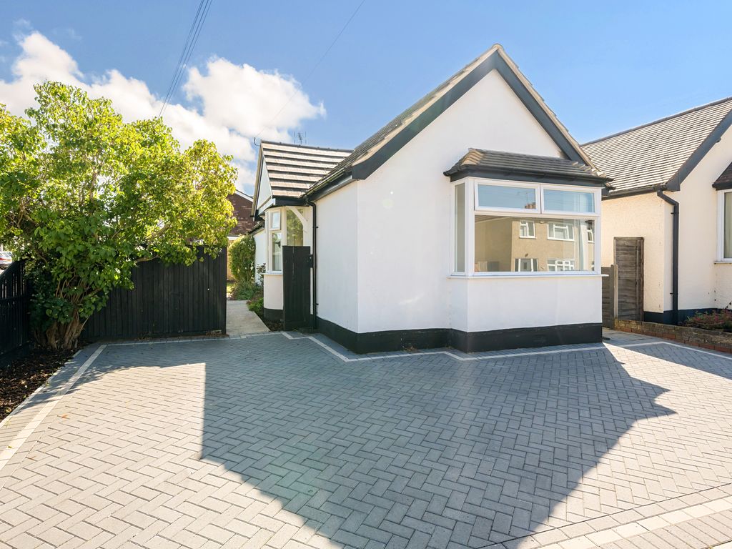 2 bed detached bungalow for sale in Bruce Grove, Chelmsford CM2, £