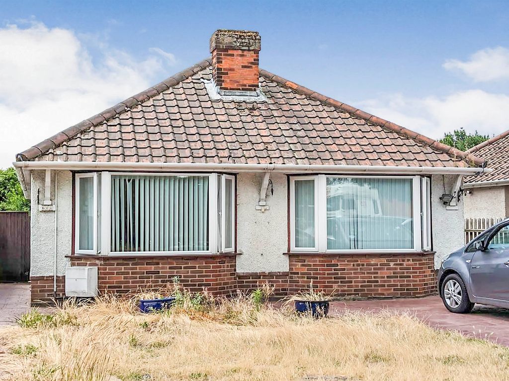 2 bed detached bungalow for sale in Nacton Road, Ipswich IP3, £270,000