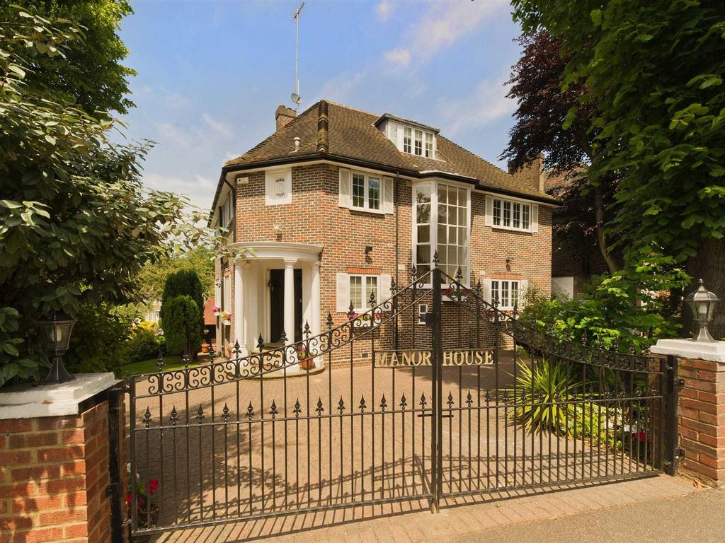 West Heath Close, London NW3