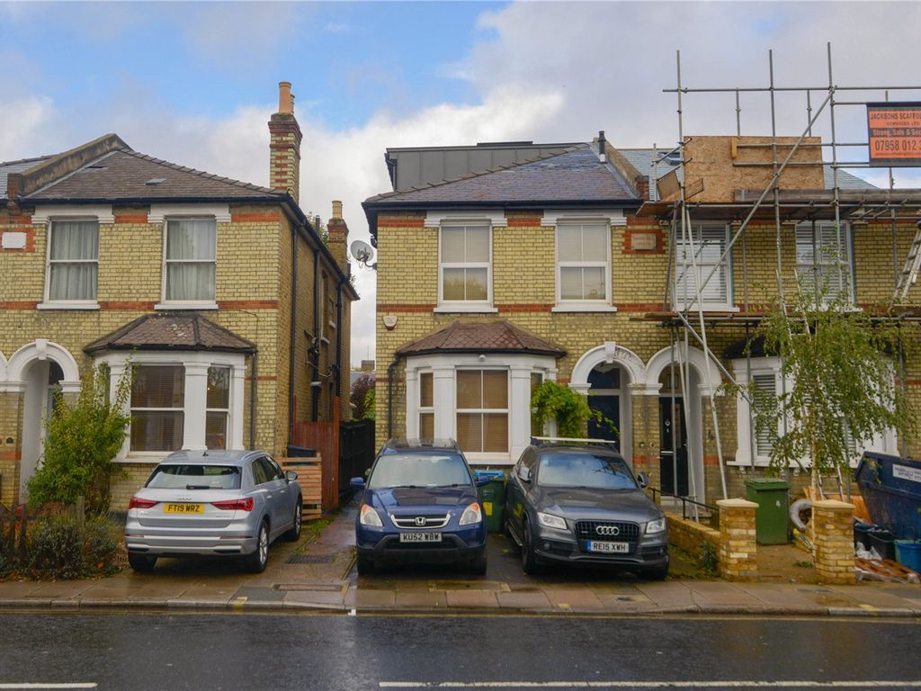 1 bed semidetached house for sale in Hampton Road, Hampton Hill