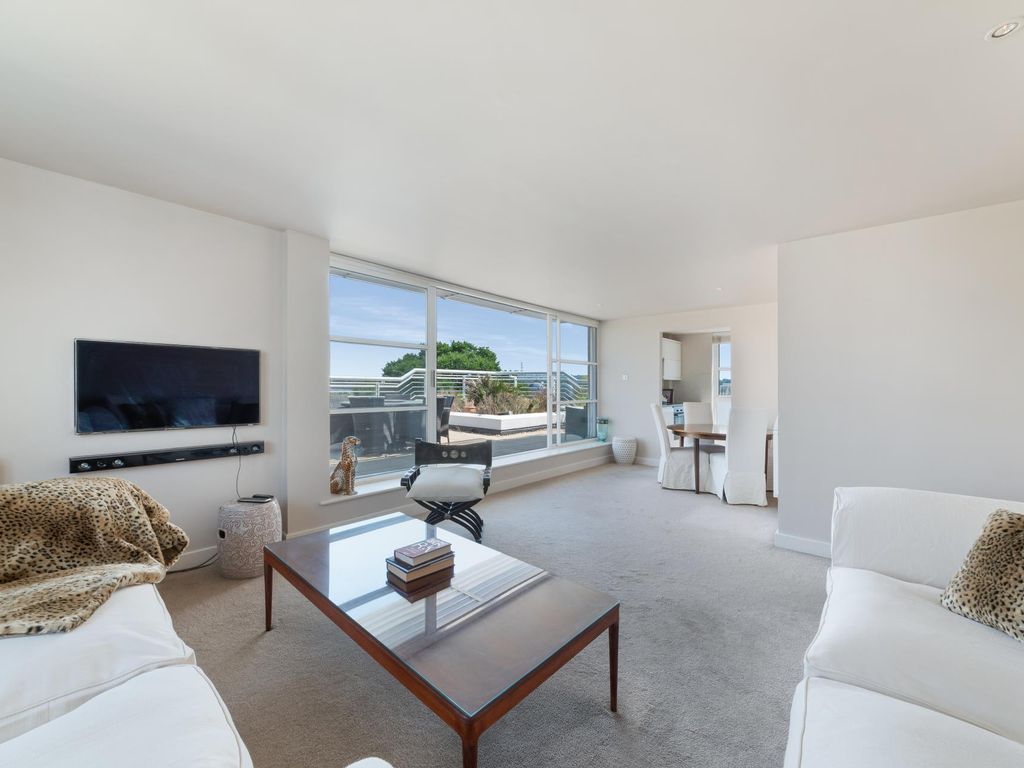 2 bed flat for sale in Barrier Point Road, London E16 Zoopla