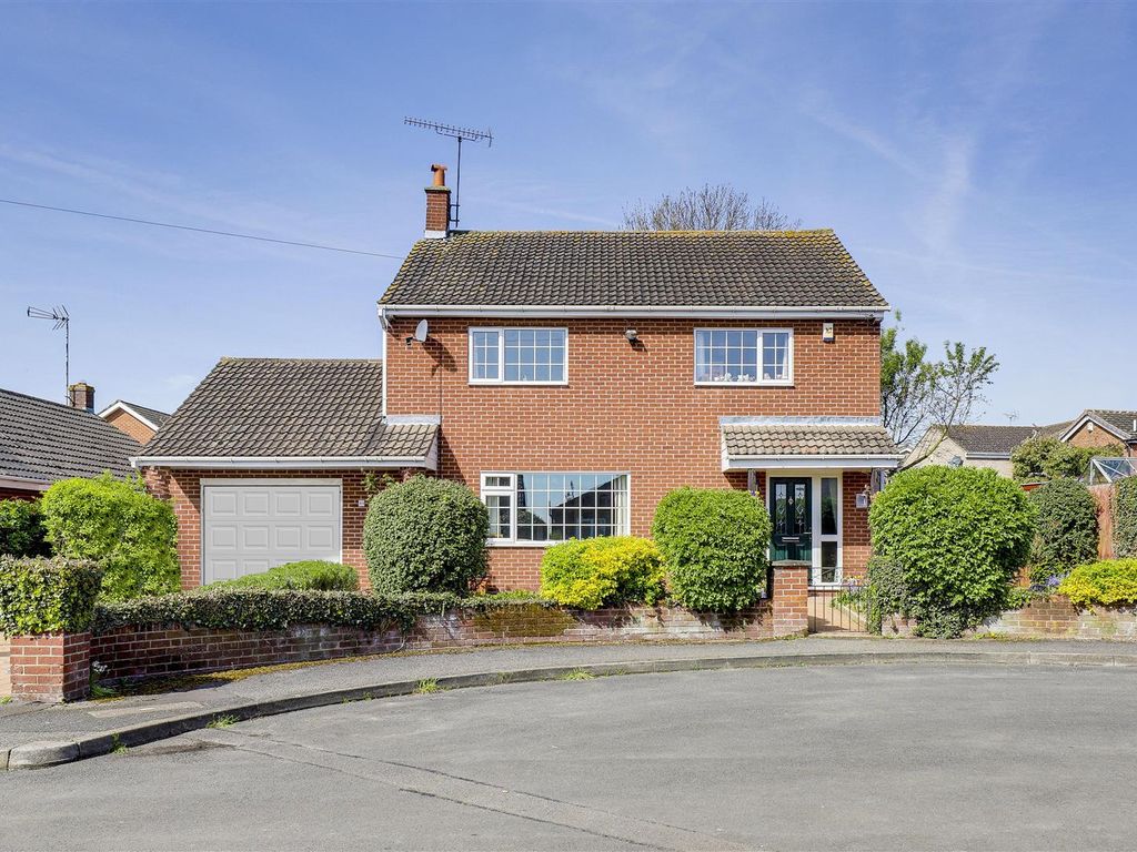 4 bed detached house for sale in Moor Road, Calverton, Nottinghamshire