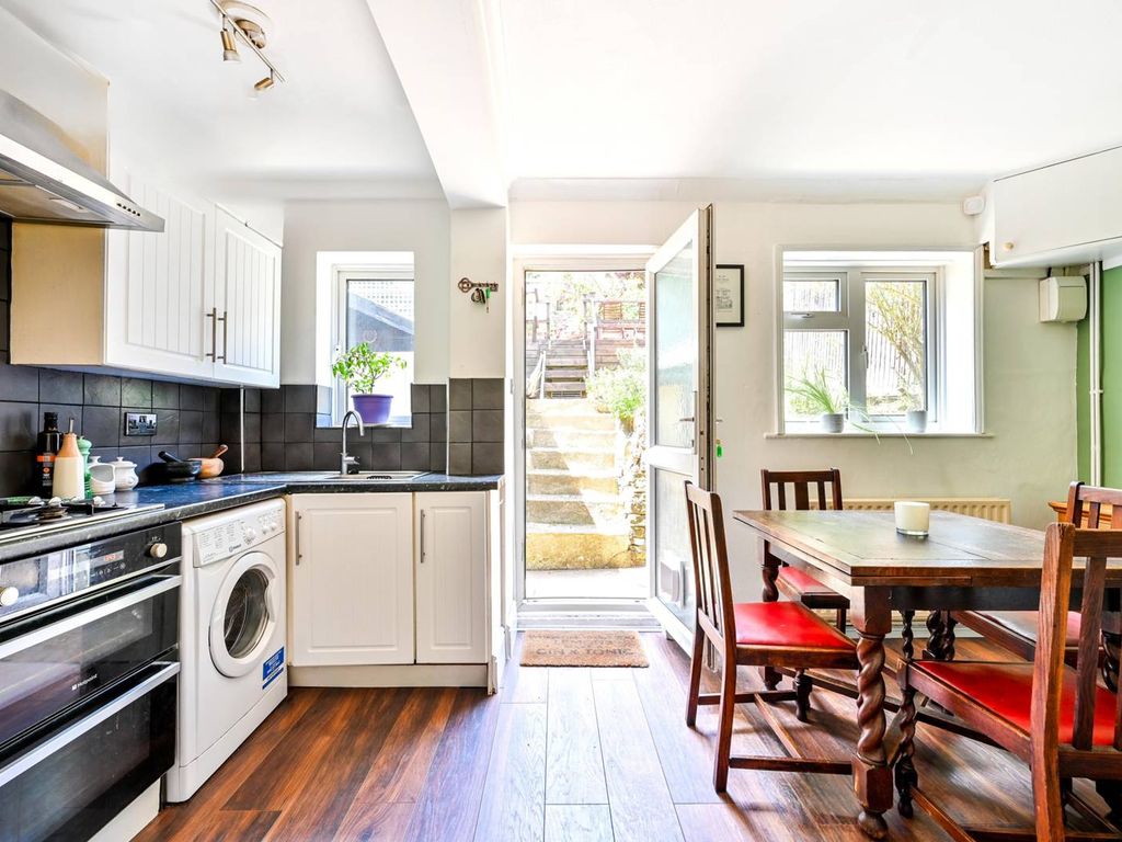 3 bed detached house for sale in Cliffe Road, Godalming GU7 Zoopla