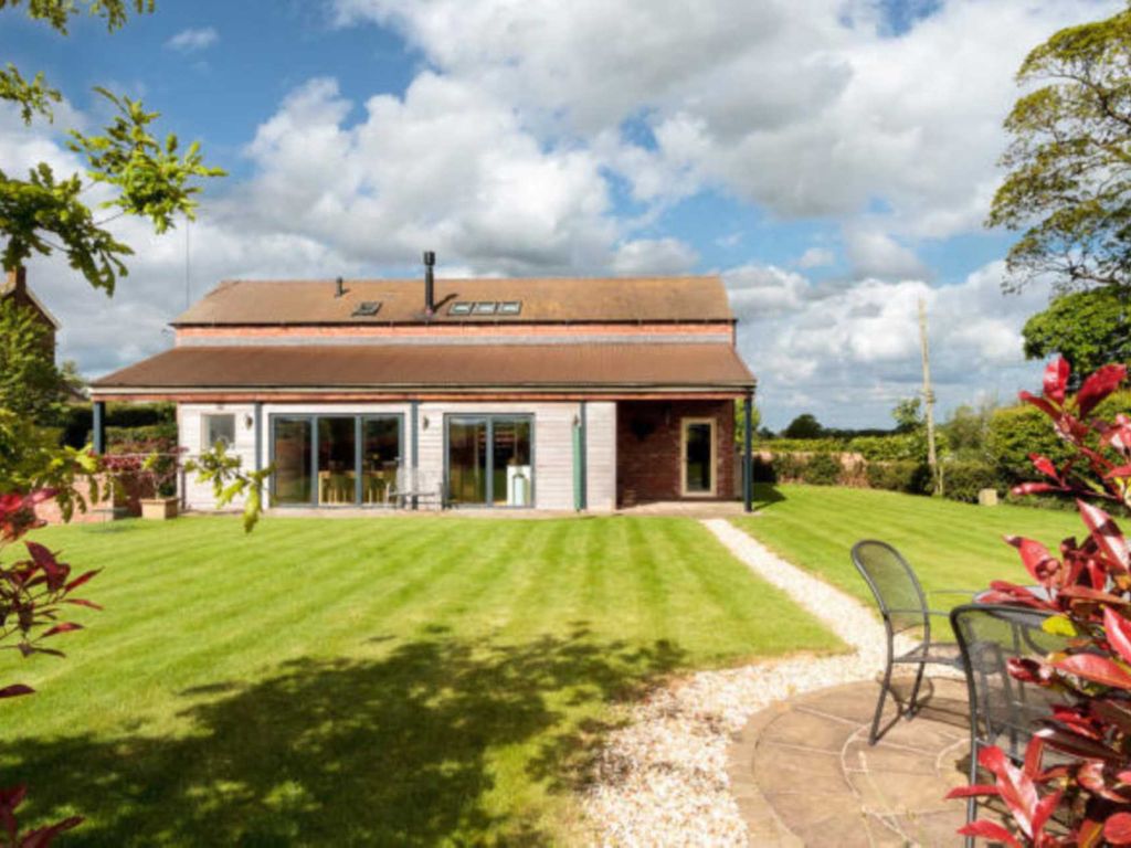4 bed barn conversion for sale in Higher Den Farm Barns, Den Lane