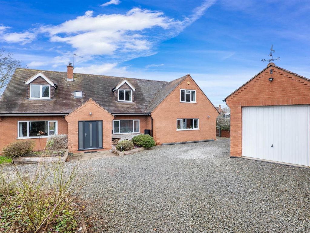 5 bed detached bungalow for sale in Himbleton, Droitwich WR9 Zoopla