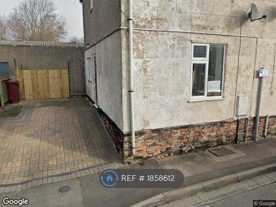 2 bed terraced house to rent in King Street, Clay Cross, Chesterfield