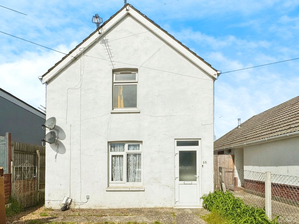 3 bed detached house for sale in Kinson Road, Wallisdown, Bournemouth