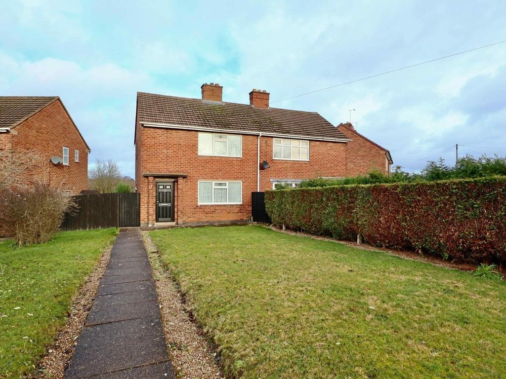 2 bed semidetached house for sale in Higham Way, Burbage, Hinckley