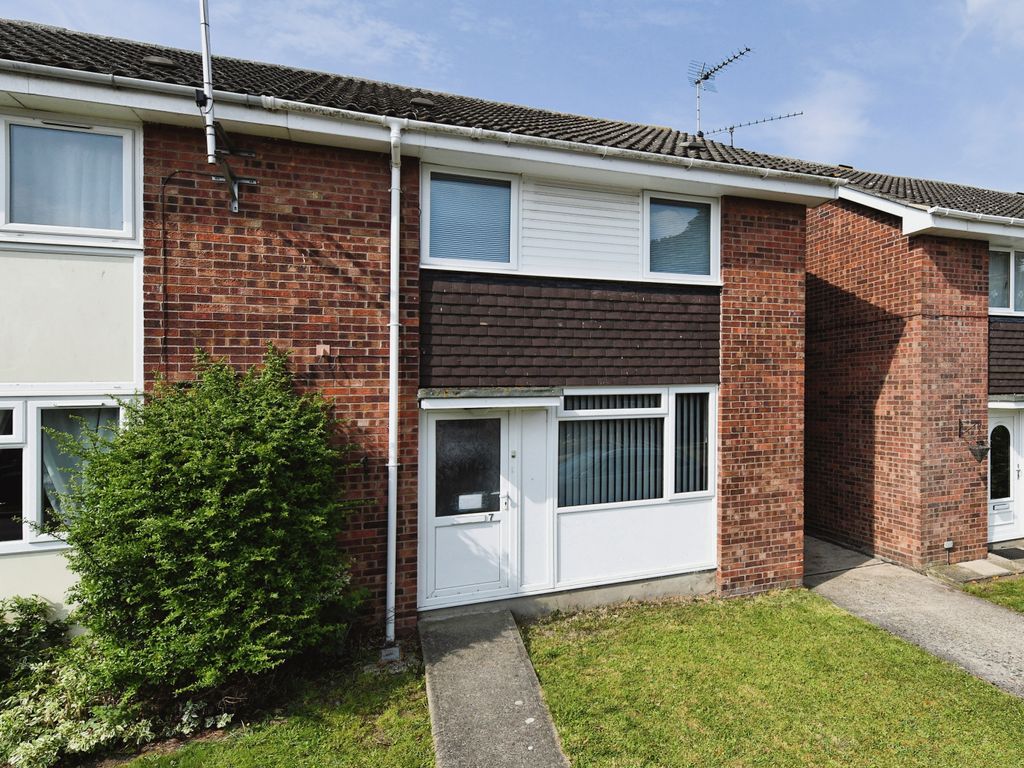 3 bed end terrace house for sale in Christina Road, Witham CM8, £