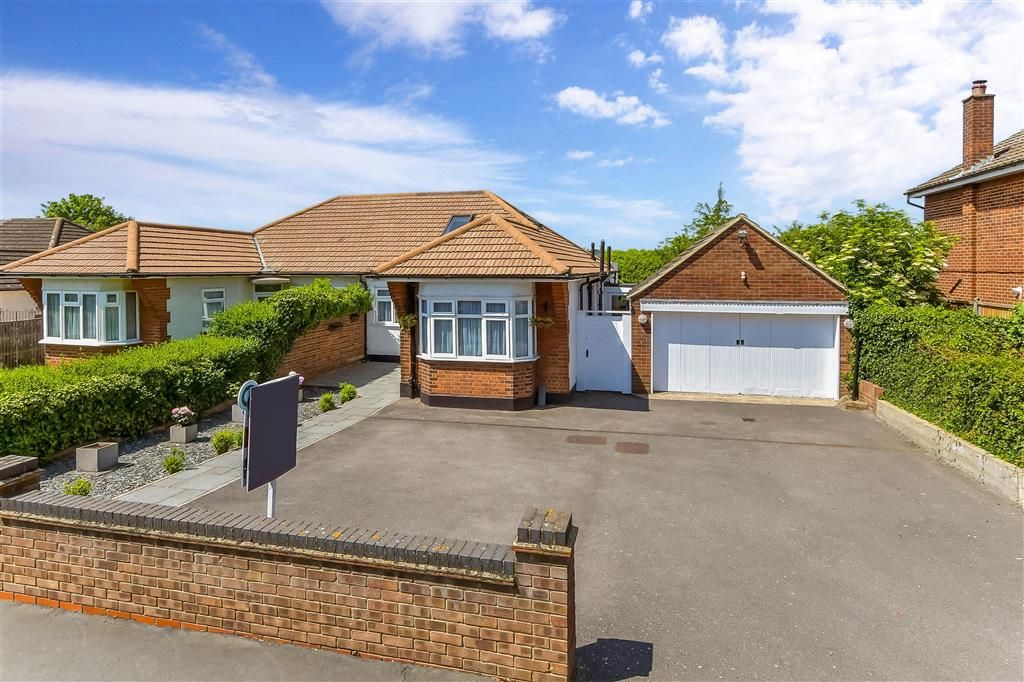 4 bed semidetached bungalow for sale in Pick Hill, Waltham Abbey