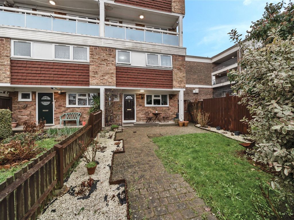 3 bed for sale in Stockbury House, Waltham Close, Orpington