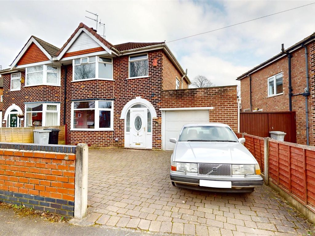 3 bed semidetached house for sale in Avondale Crescent, Urmston