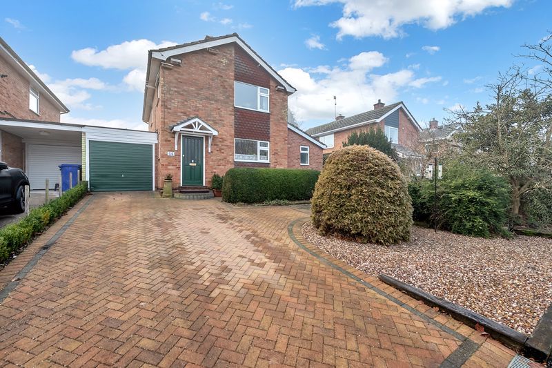 3 bed linkdetached house for sale in Barons Road, Bury St. Edmunds