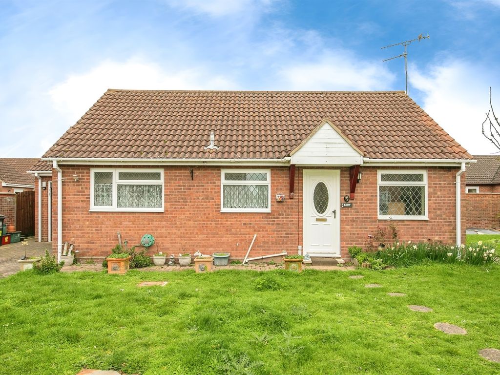 2 bed detached bungalow for sale in Whinfield Avenue, Dovercourt