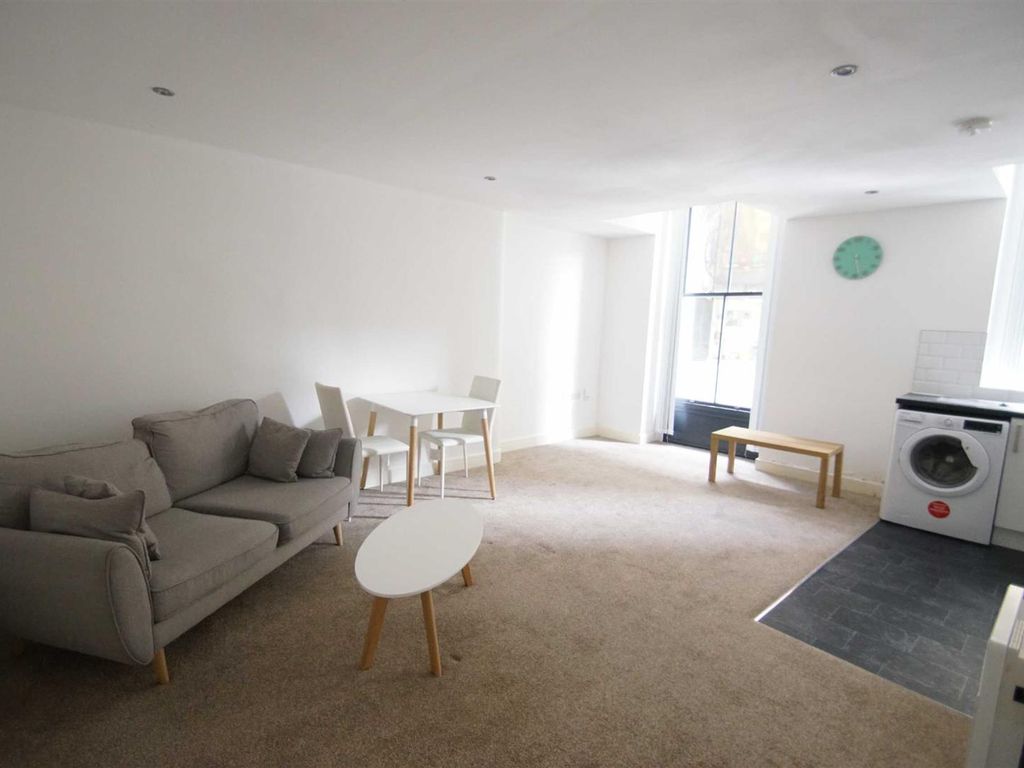 1 bed flat to rent in Law Rusell House, Vicar Lane, Bradford BD1 Zoopla