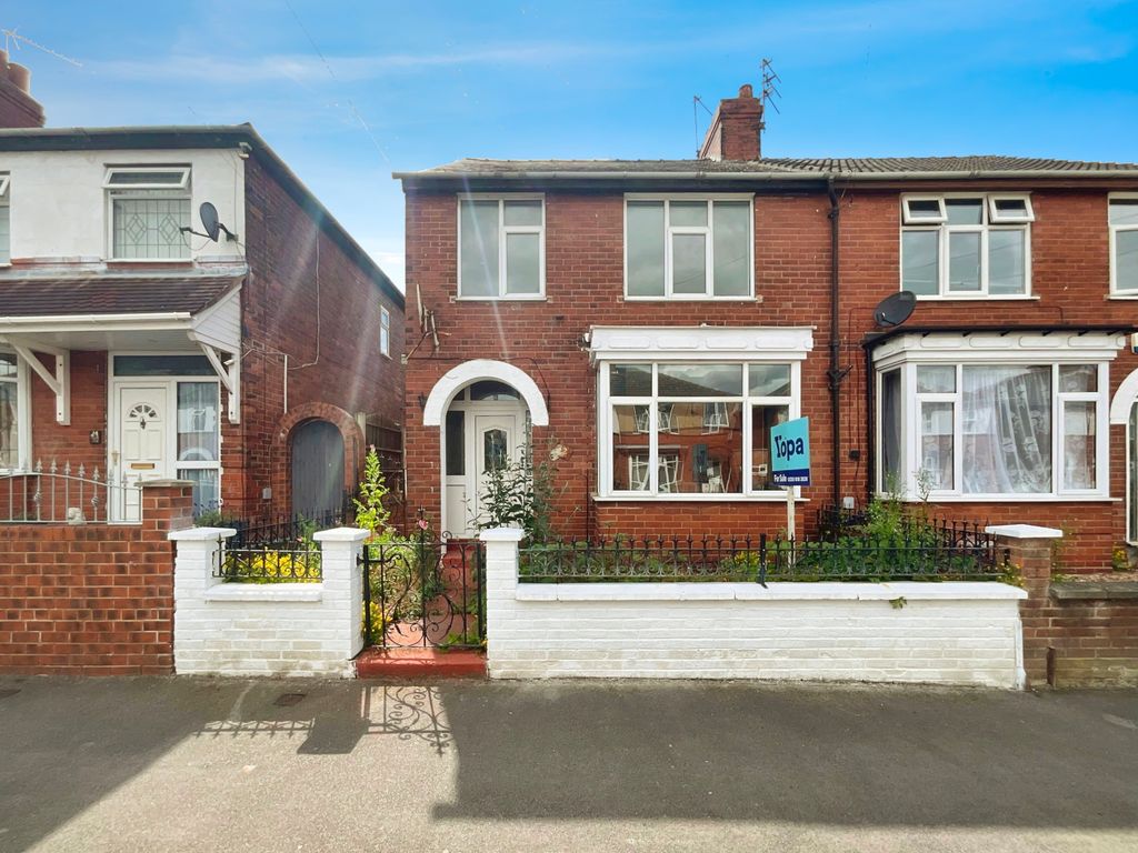 3 bed semidetached house for sale in St. Helens Road, Doncaster DN4, £