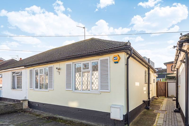 2 bed semidetached bungalow for sale in Trafalgar Avenue, Worcester
