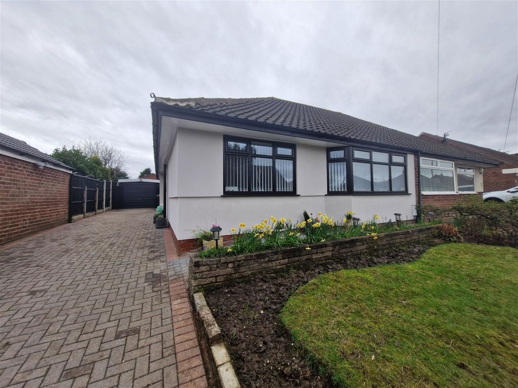 2 bed semidetached bungalow for sale in Towers Avenue, Maghull L31, £