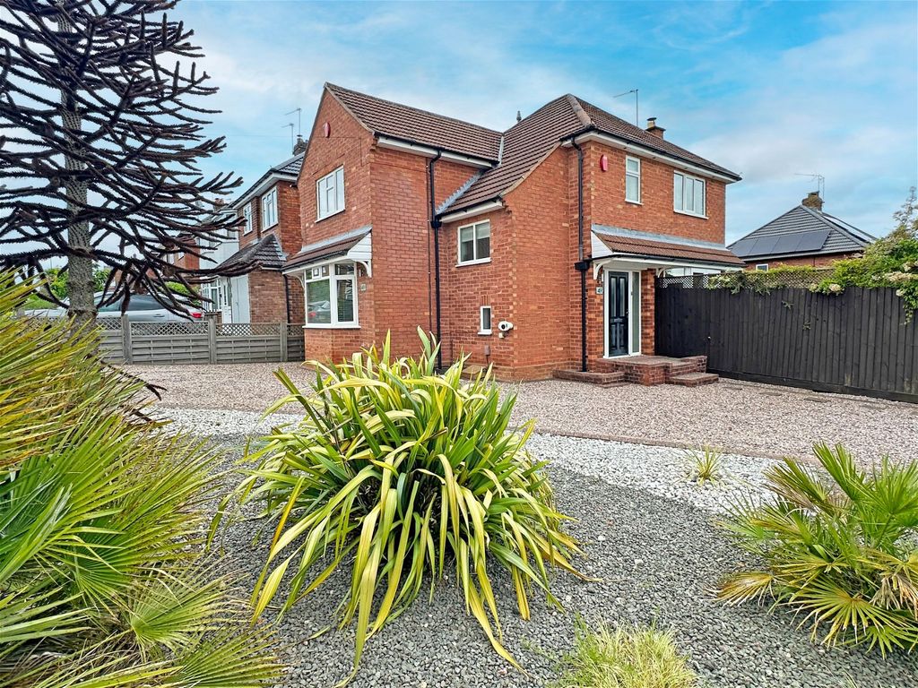 3 bed detached house for sale in Douglas Road, Hollywood B47, £475,000