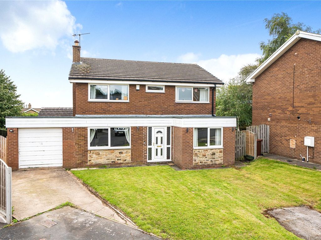 4 bed detached house for sale in Wood Mount, Overton, Wakefield, West