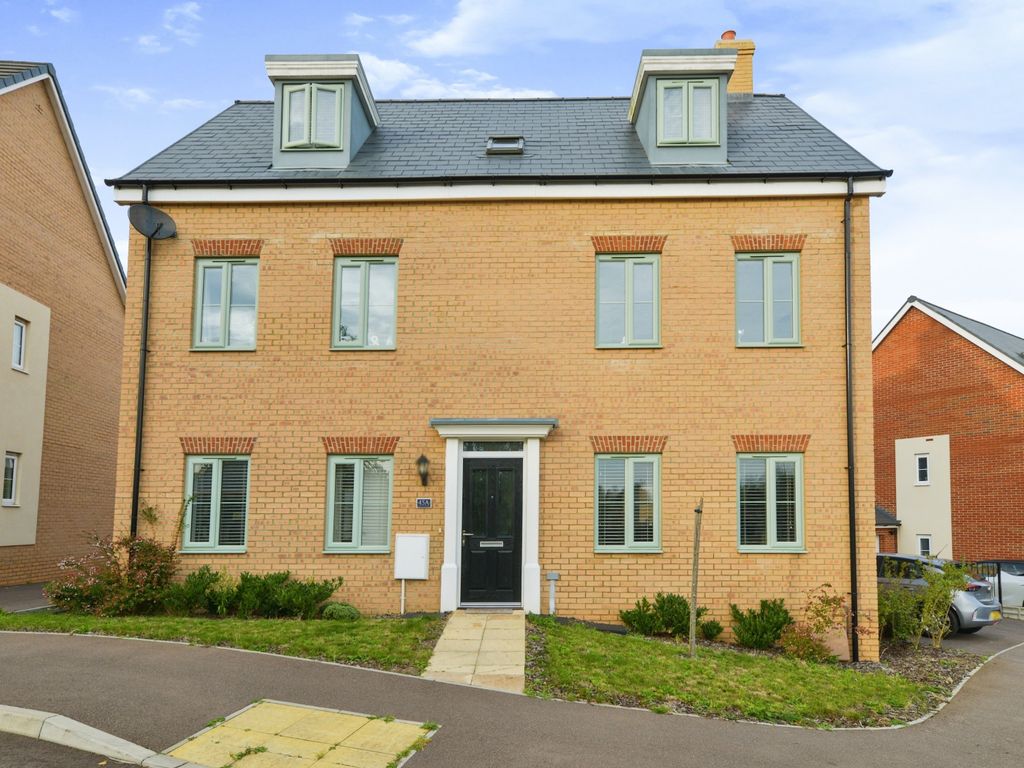 5 bed detached house for sale in Hutchinson Rise, Potton, Sandy