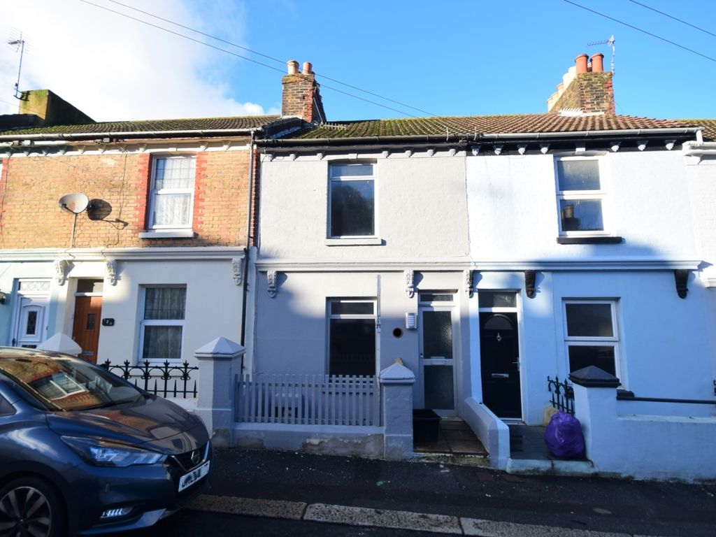 4 bed terraced house to rent in Clarendon Place, Dover CT17, £1,200 pcm