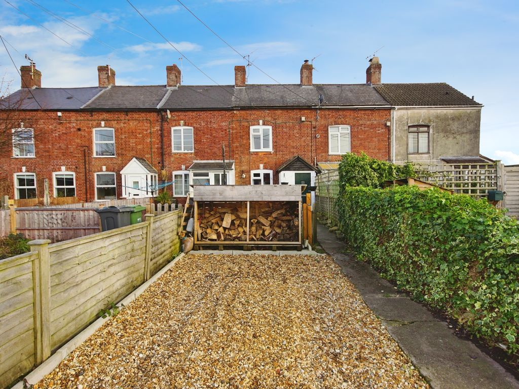 2 bed terraced house for sale in Crow Meadow, WottonUnderEdge