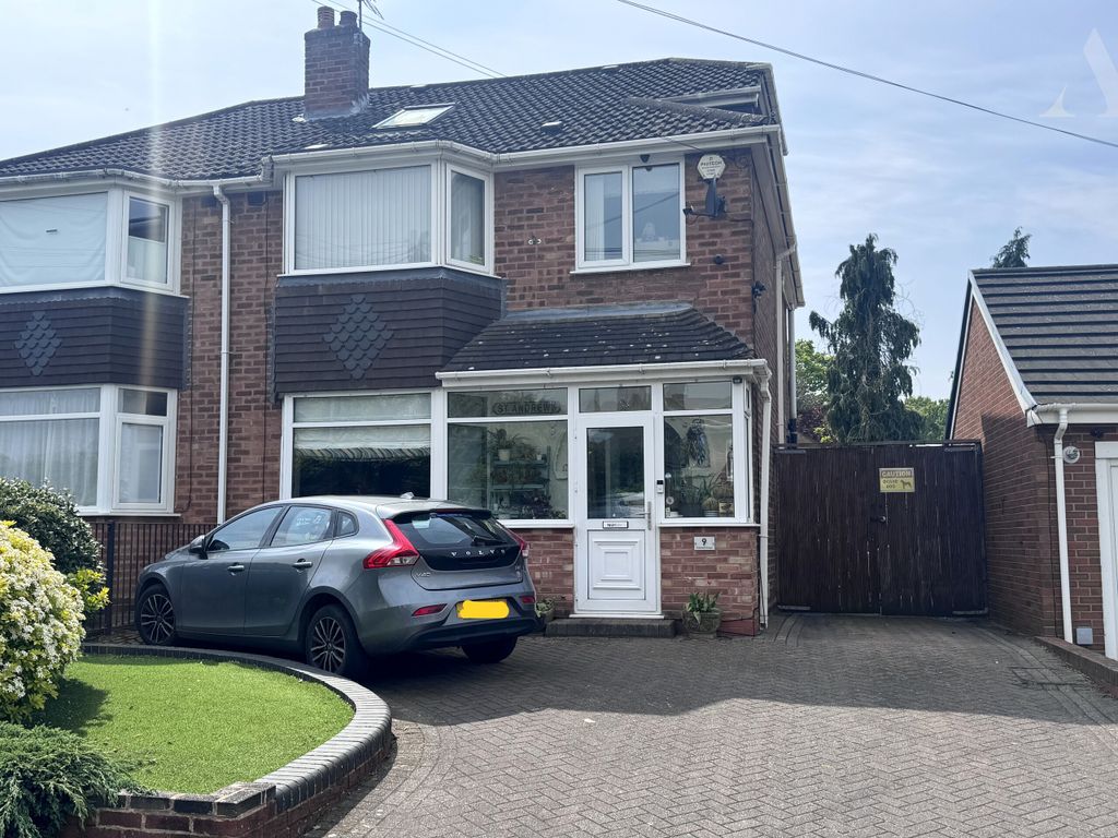 4 bed semidetached house for sale in Odensil Green, Solihull, West