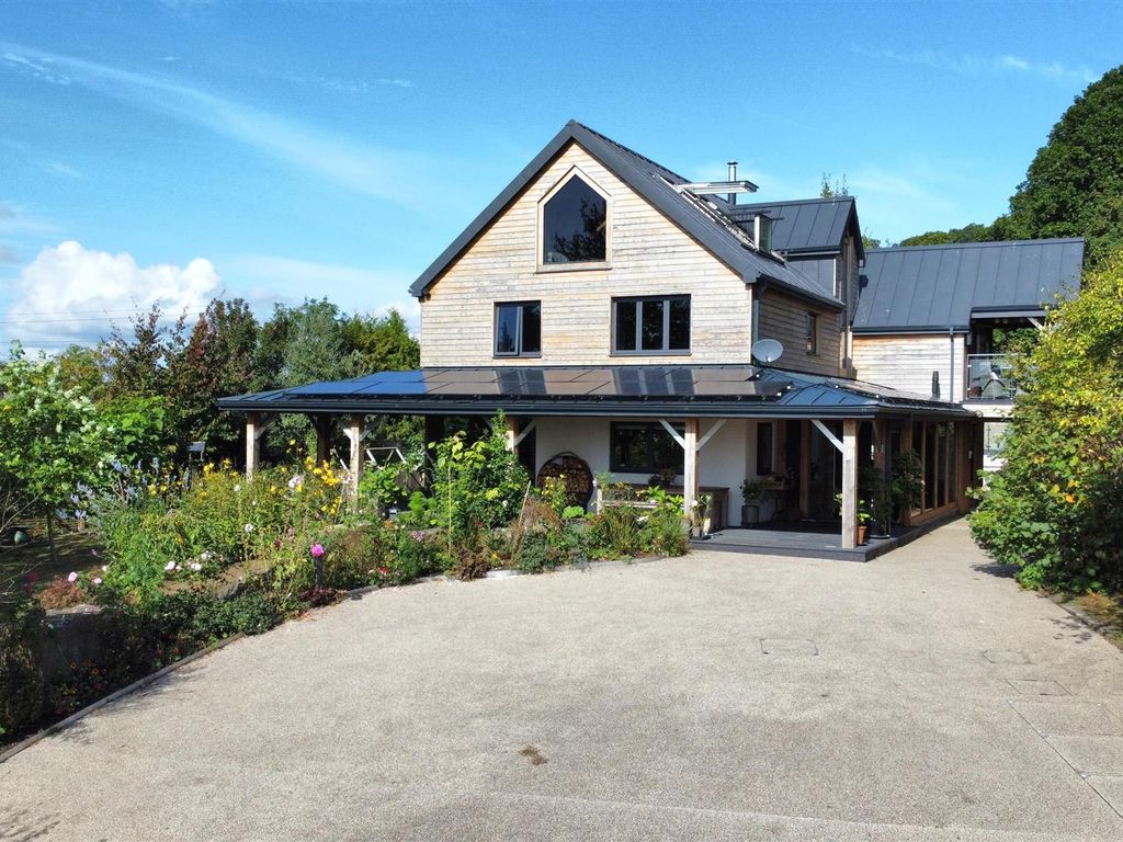 5 bed detached house for sale in Edens Hill, Upleadon, Newent GL18, £