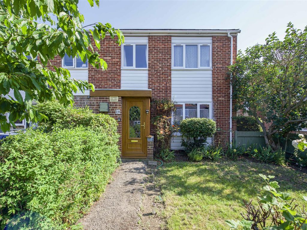 2 bed end terrace house for sale in Grove, Hampton TW12 Zoopla