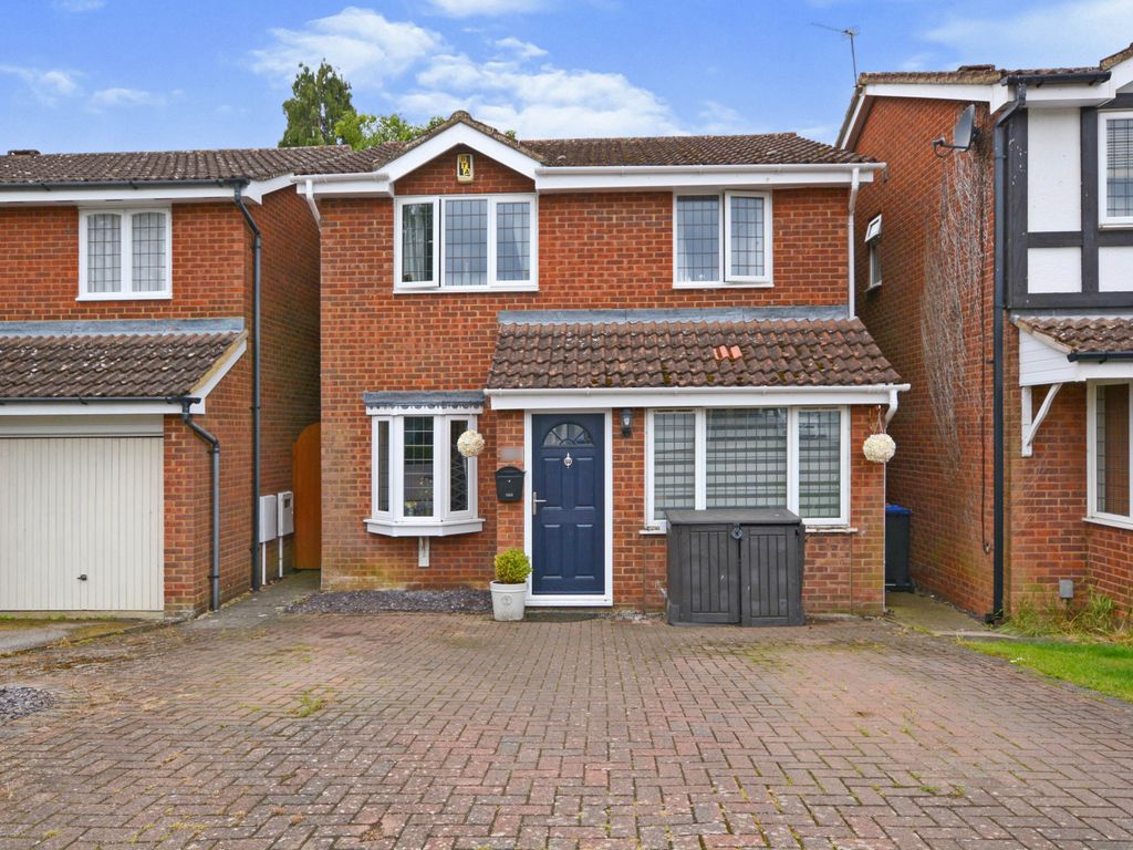 3 bed detached house for sale in Sir John Pascoe Way, Northampton NN5