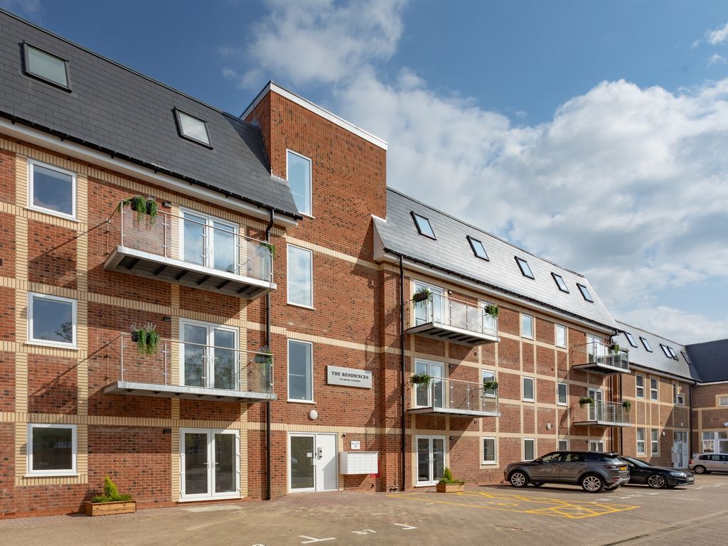 New home, 2 bed flat for sale in Alton Mews, Aylesbury HP19, £245,000