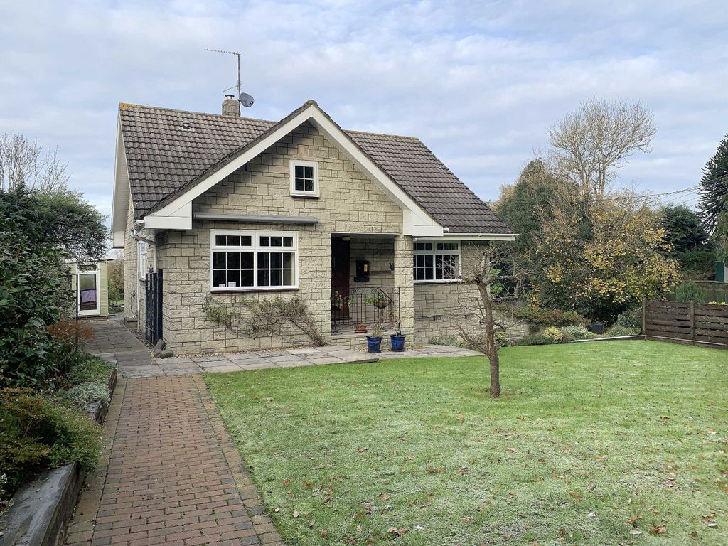 3 bed detached house for sale in Keymes House, Clevedon Lane, Clapton