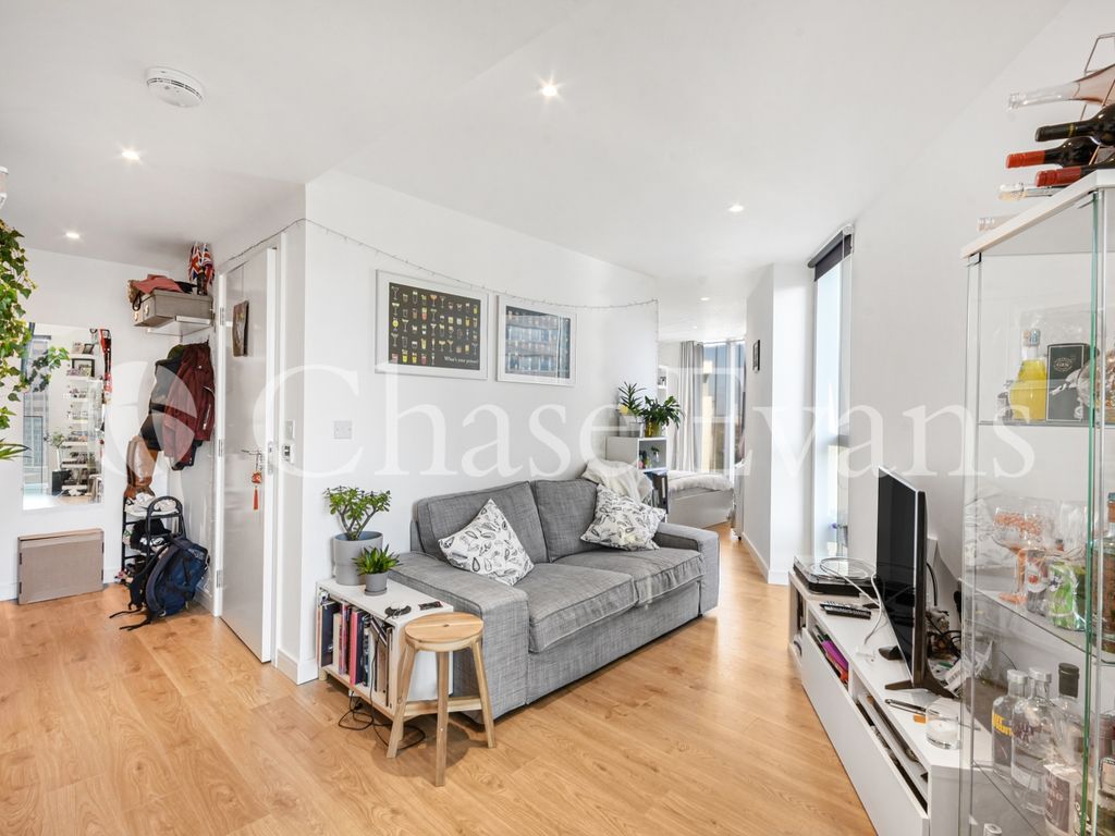 Pinnacle Apartments, Saffron Square, Croydon CR0  