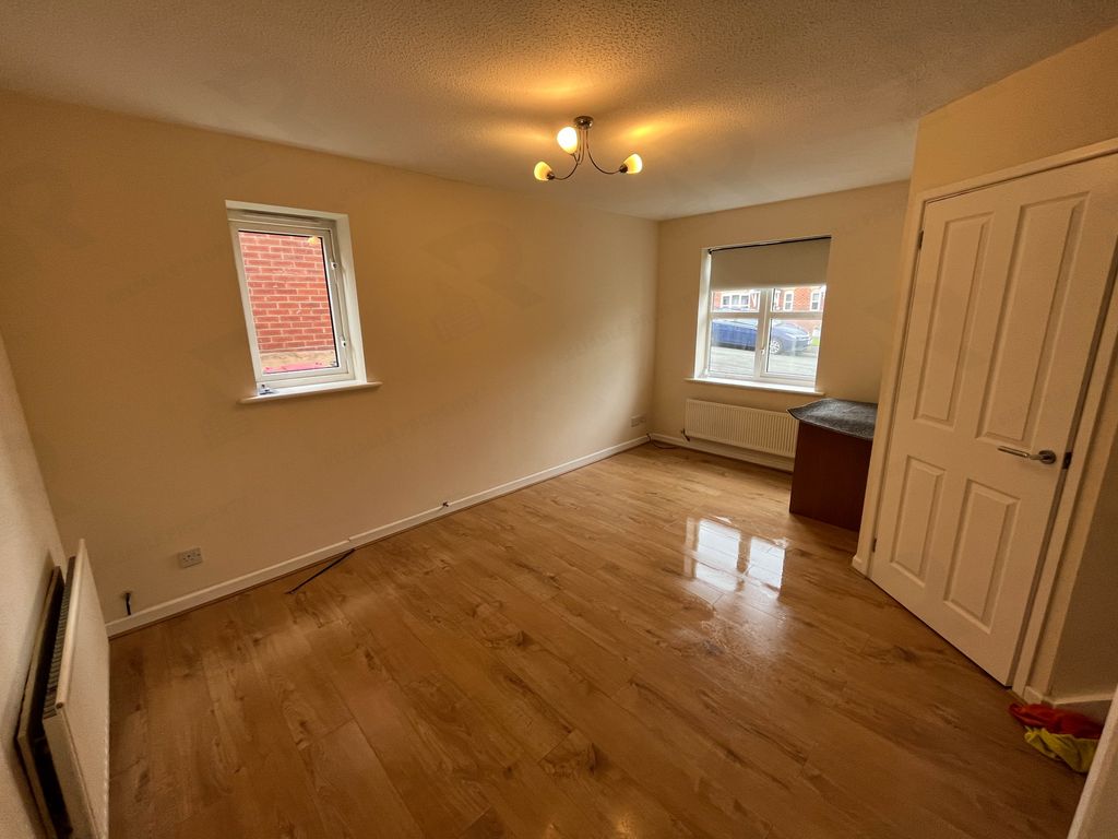 3 bed semidetached house to rent in Maurice Street, Salford M6 Zoopla